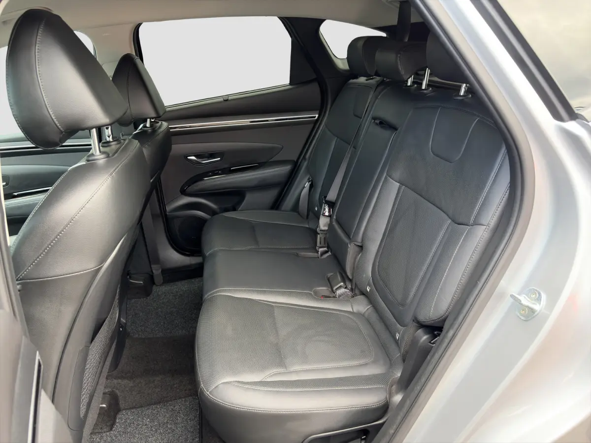 1.6 T-GDI 180pk Automaat MHEV 4WD Premium | Carplay | Camera | Adaptive Cruise | Leder | 19-inch velgen | Handsfree achterklep | Stoelverwaming/ventilatie | Trekhaak | Premium Audio | DAB | 