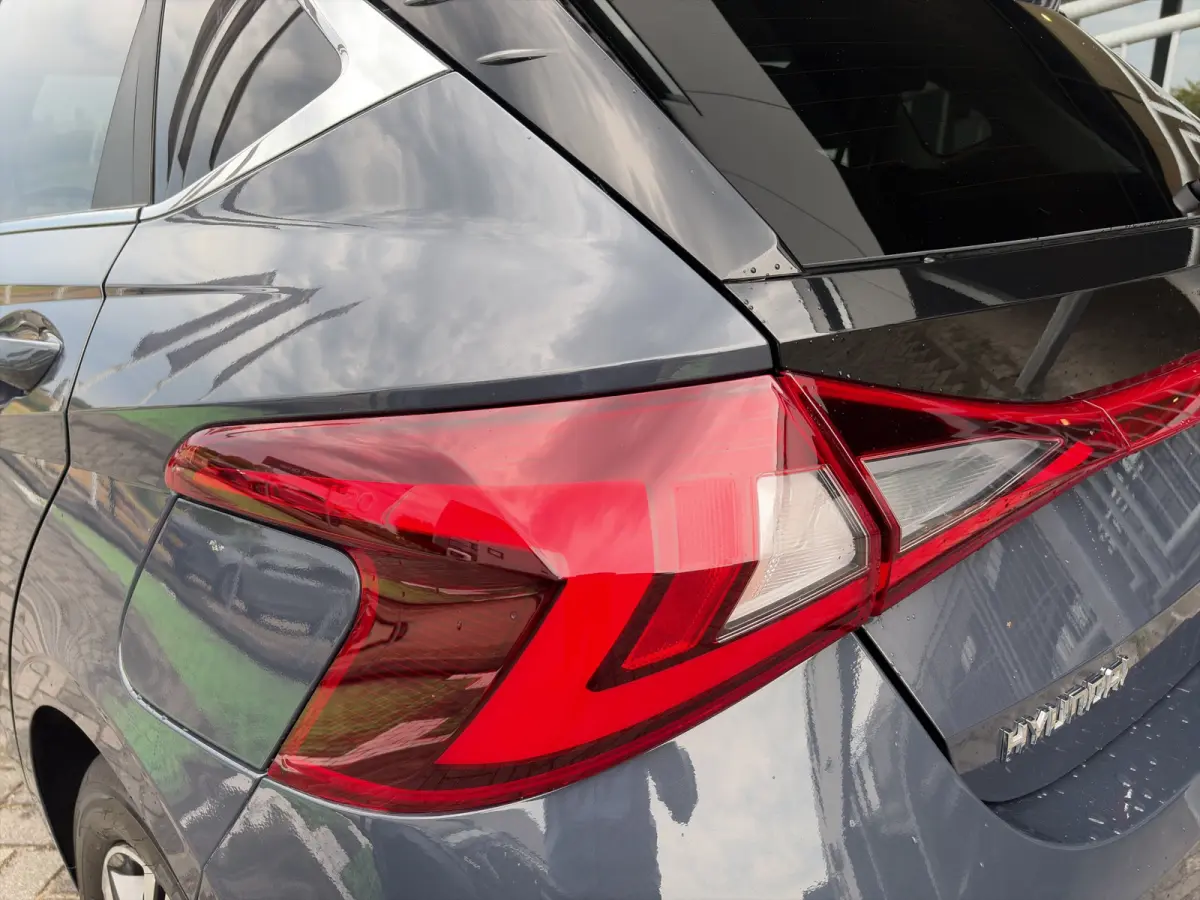 1.0 T-GDI 100pk Premium | Carplay | Climate control | Cruise control | Stoel/stuurverwarming | Camera | Parkeersensoren | DAB | Premium Audio | Lichtmetalen velgen | Navigatie