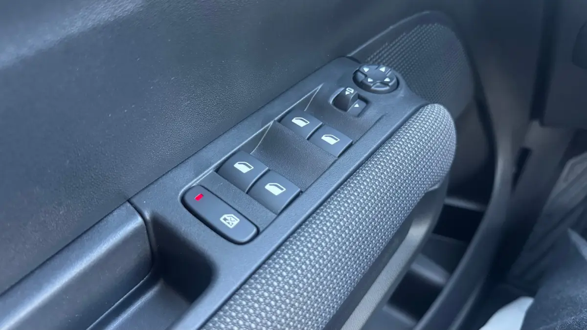 1.2 PURETECH 130PK FEEL PACK AUTOMAAT / NAVI / CLIMA / LED / PDC / BLUETOOTH / CRUISECONTROL  !!