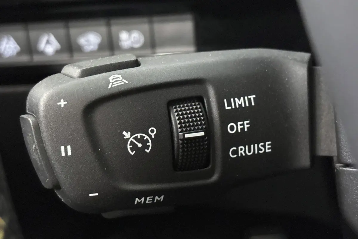 1.6 HYbrid Peugeot Sport Engineered Pano 360 FOCAL Stoelverwarming Memory Keyless PSE