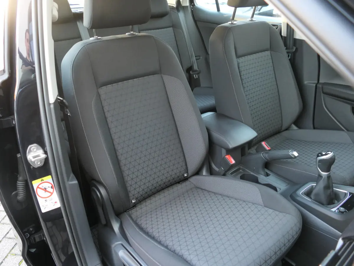 1.0 TSI Life | Apple-/Android Carplay | Adaptive cruise control | Lichtmetalen velgen | DAB | Dealer onderhouden | Multifunctioneel stuurwiel