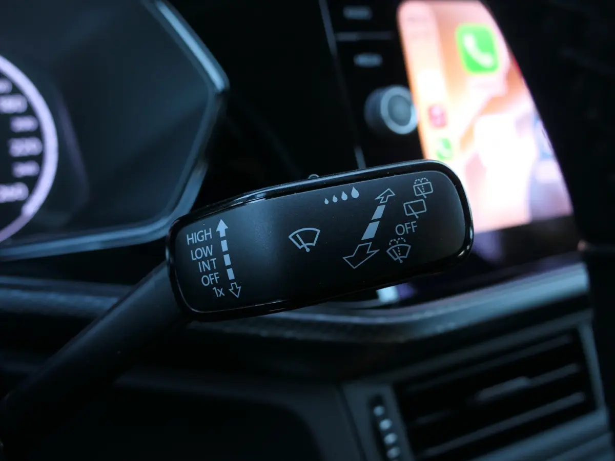 1.0 TSI Life | Apple-/Android Carplay | Adaptive cruise control | Lichtmetalen velgen | DAB | Dealer onderhouden | Multifunctioneel stuurwiel