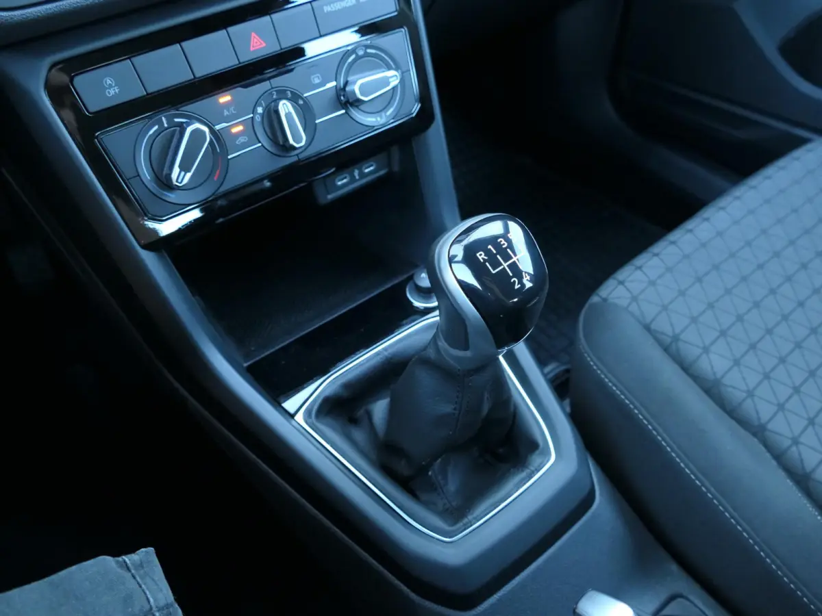 1.0 TSI Life | Apple-/Android Carplay | Adaptive cruise control | Lichtmetalen velgen | DAB | Dealer onderhouden | Multifunctioneel stuurwiel
