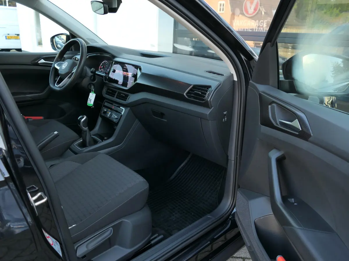 1.0 TSI Life | Apple-/Android Carplay | Adaptive cruise control | Lichtmetalen velgen | DAB | Dealer onderhouden | Multifunctioneel stuurwiel