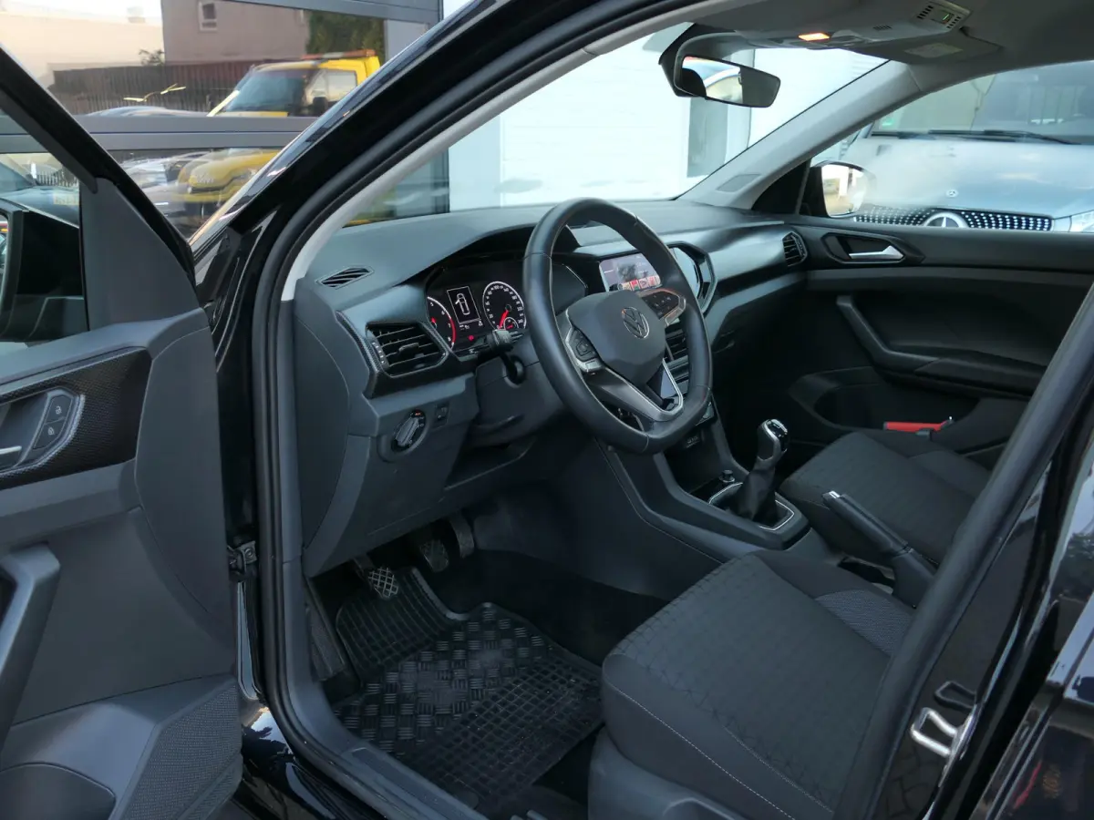 1.0 TSI Life | Apple-/Android Carplay | Adaptive cruise control | Lichtmetalen velgen | DAB | Dealer onderhouden | Multifunctioneel stuurwiel