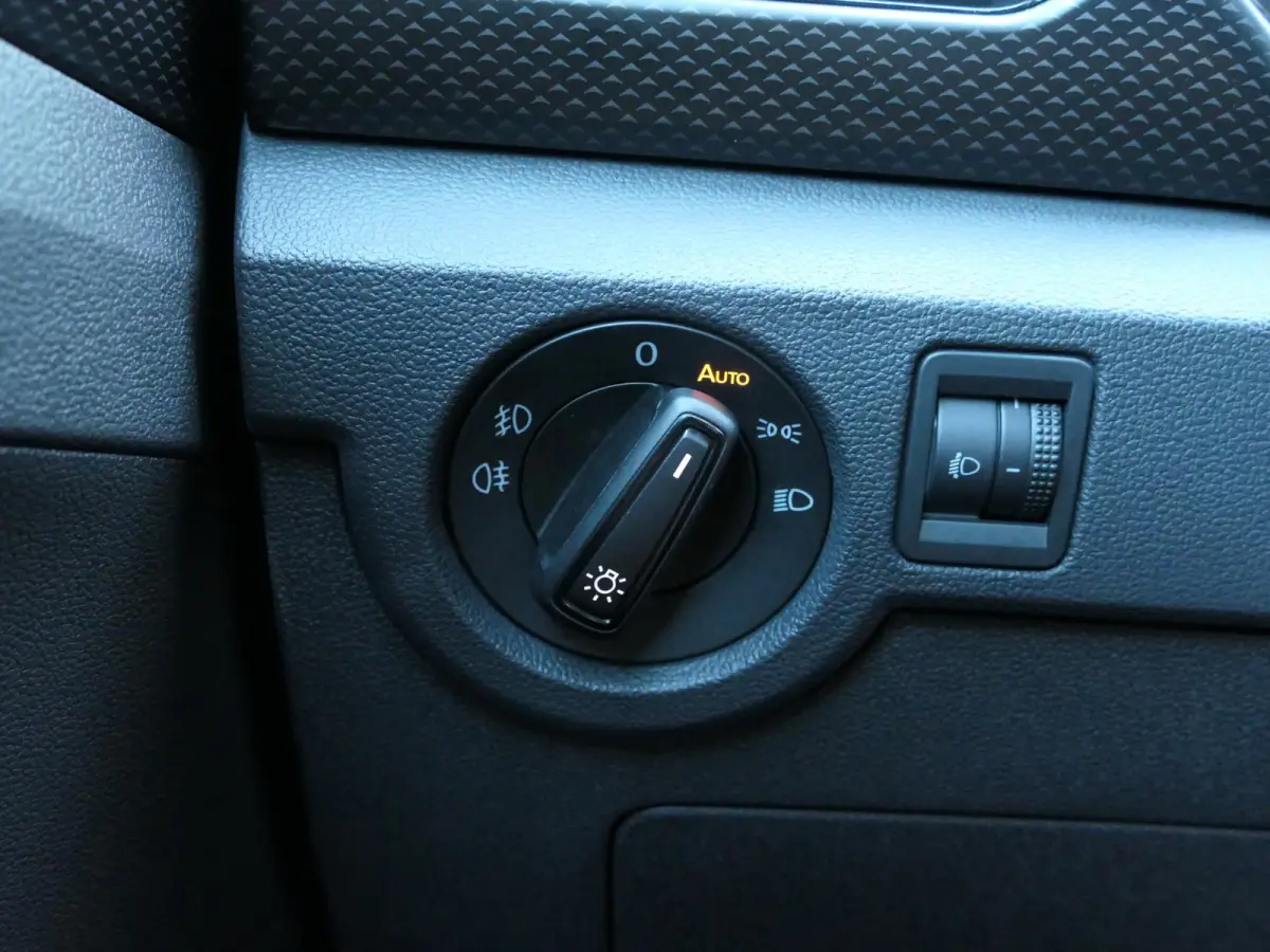 1.0 TSI Life | Apple-/Android Carplay | Adaptive cruise control | Lichtmetalen velgen | DAB | Dealer onderhouden | Multifunctioneel stuurwiel