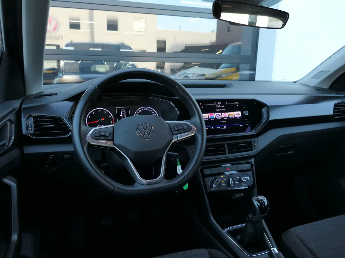 1.0 TSI Life | Apple-/Android Carplay | Adaptive cruise control | Lichtmetalen velgen | DAB | Dealer onderhouden | Multifunctioneel stuurwiel