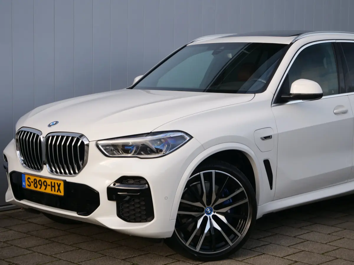 xDrive45e High Executive 394 Pk Automaat Navi / DAB / Apple Carplay / Leer / Trekhaak / Pano-dak
