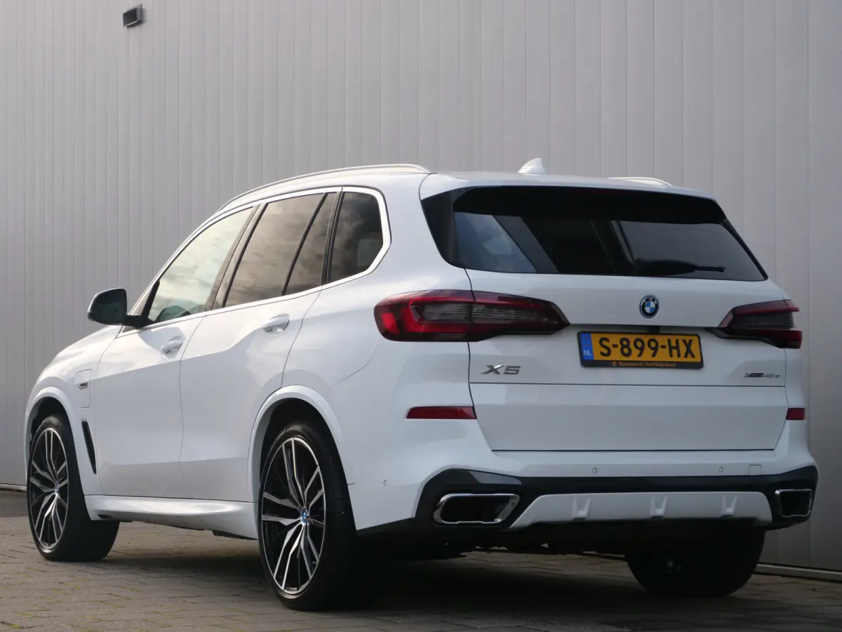 xDrive45e High Executive 394 Pk Automaat Navi / DAB / Apple Carplay / Leer / Trekhaak / Pano-dak