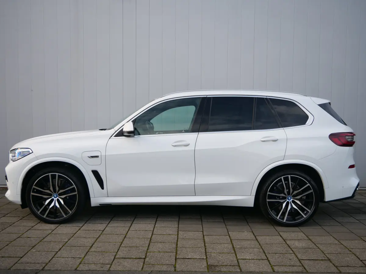xDrive45e High Executive 394 Pk Automaat Navi / DAB / Apple Carplay / Leer / Trekhaak / Pano-dak