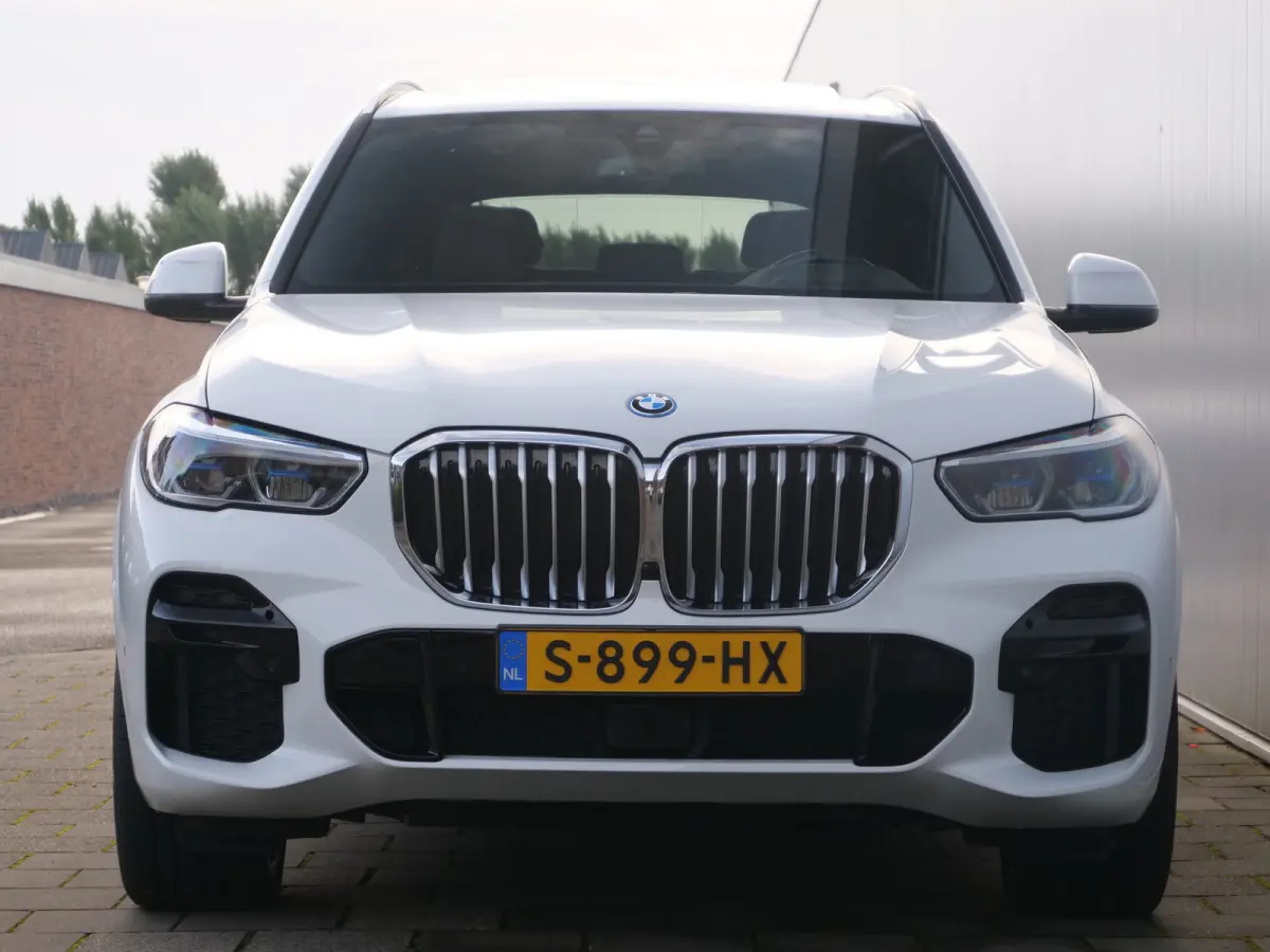 xDrive45e High Executive 394 Pk Automaat Navi / DAB / Apple Carplay / Leer / Trekhaak / Pano-dak