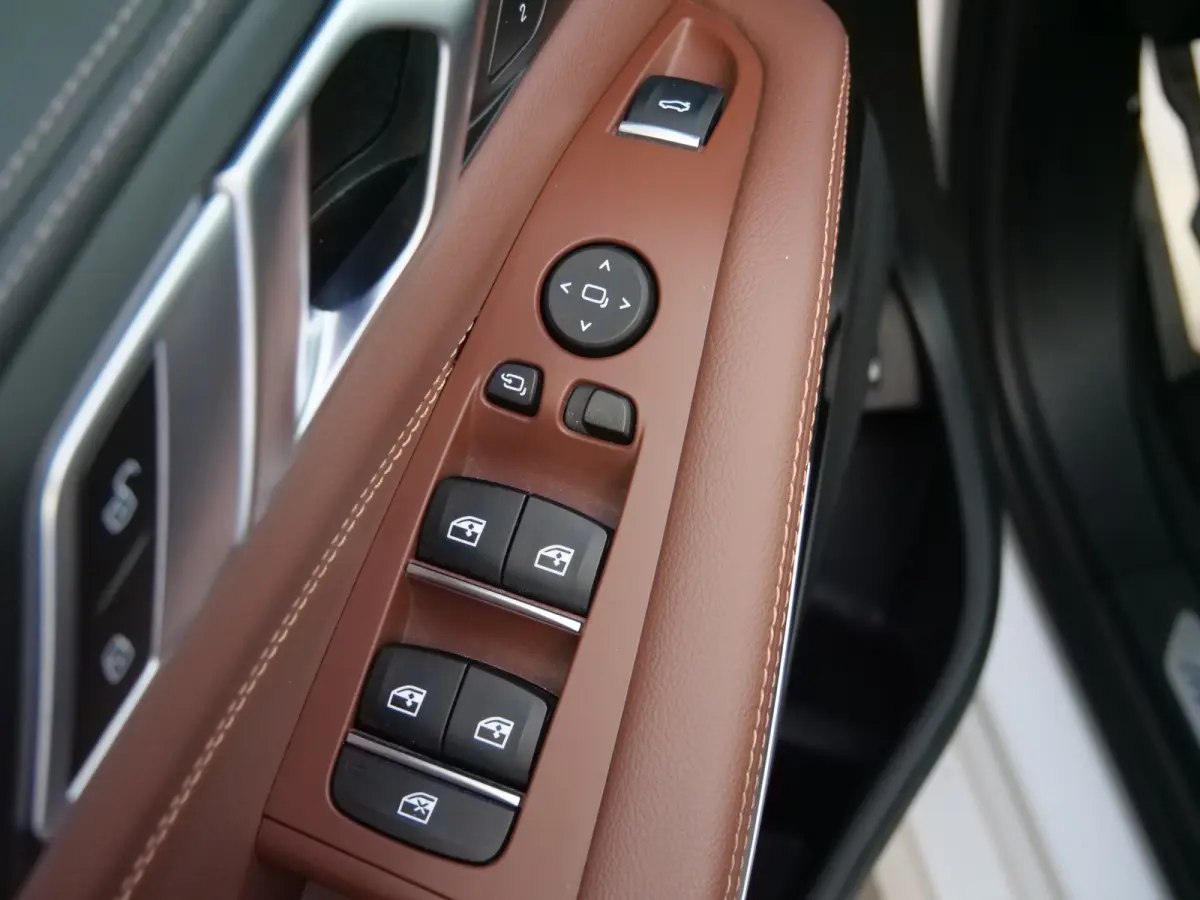 xDrive45e High Executive 394 Pk Automaat Navi / DAB / Apple Carplay / Leer / Trekhaak / Pano-dak