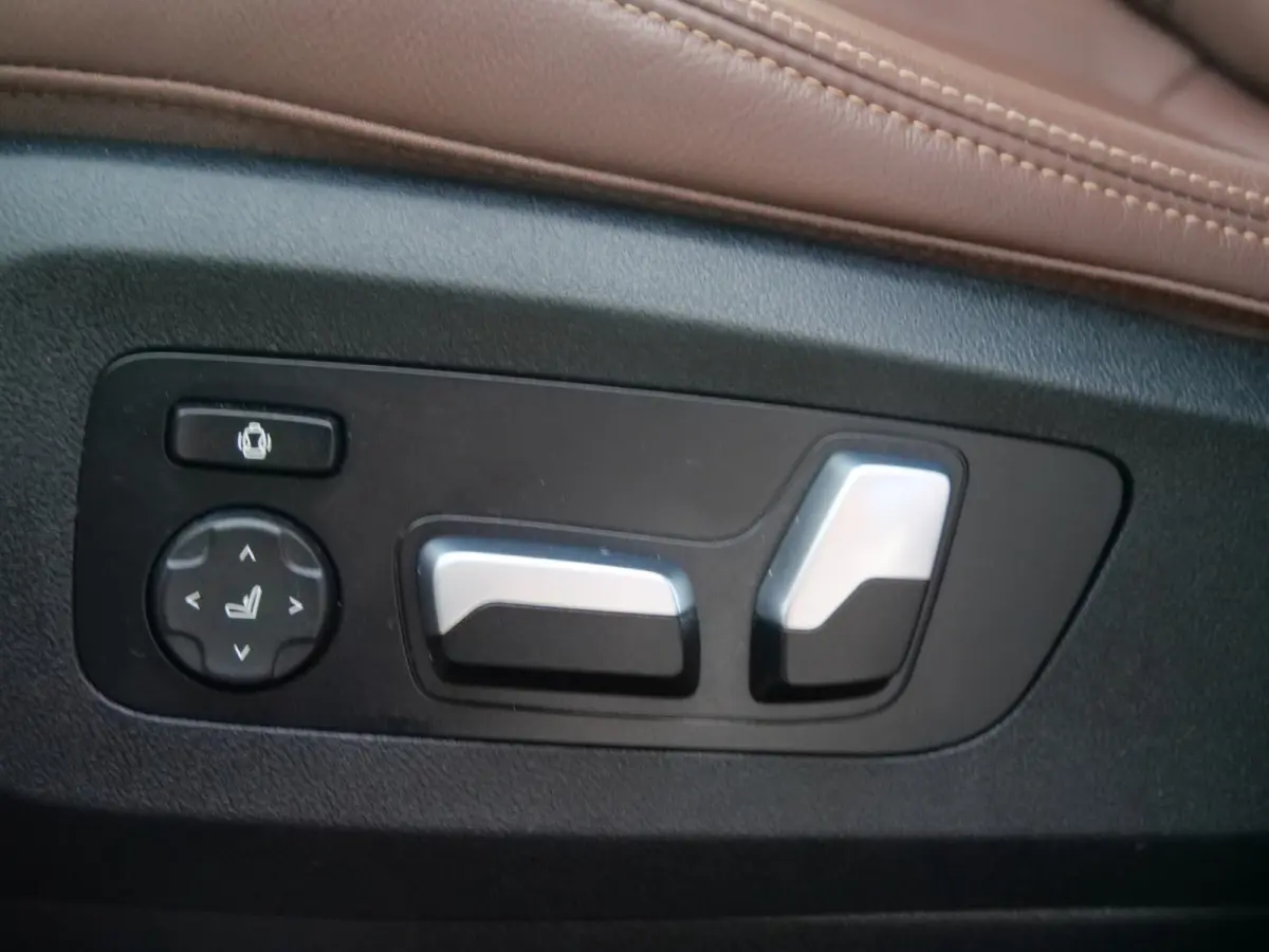 xDrive45e High Executive 394 Pk Automaat Navi / DAB / Apple Carplay / Leer / Trekhaak / Pano-dak