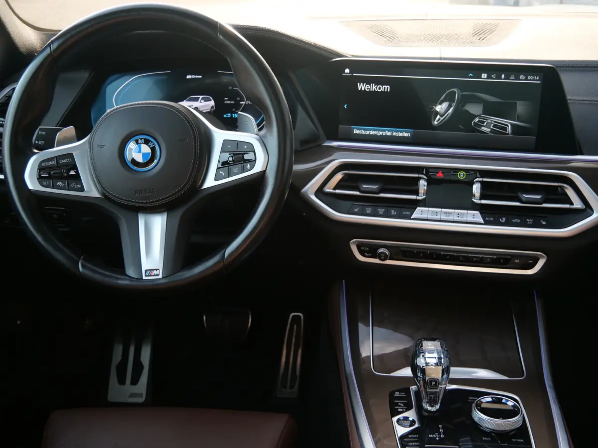 xDrive45e High Executive 394 Pk Automaat Navi / DAB / Apple Carplay / Leer / Trekhaak / Pano-dak