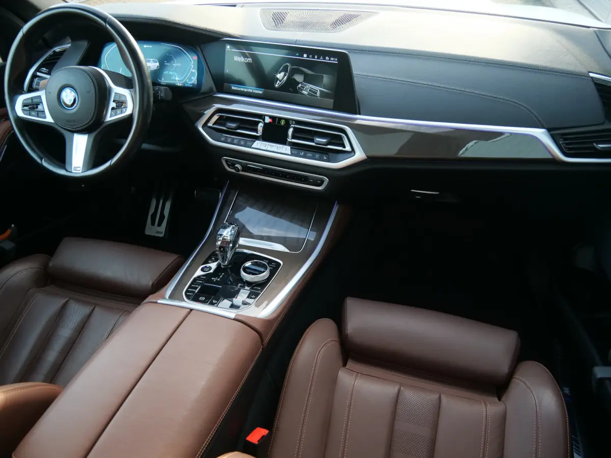 xDrive45e High Executive 394 Pk Automaat Navi / DAB / Apple Carplay / Leer / Trekhaak / Pano-dak