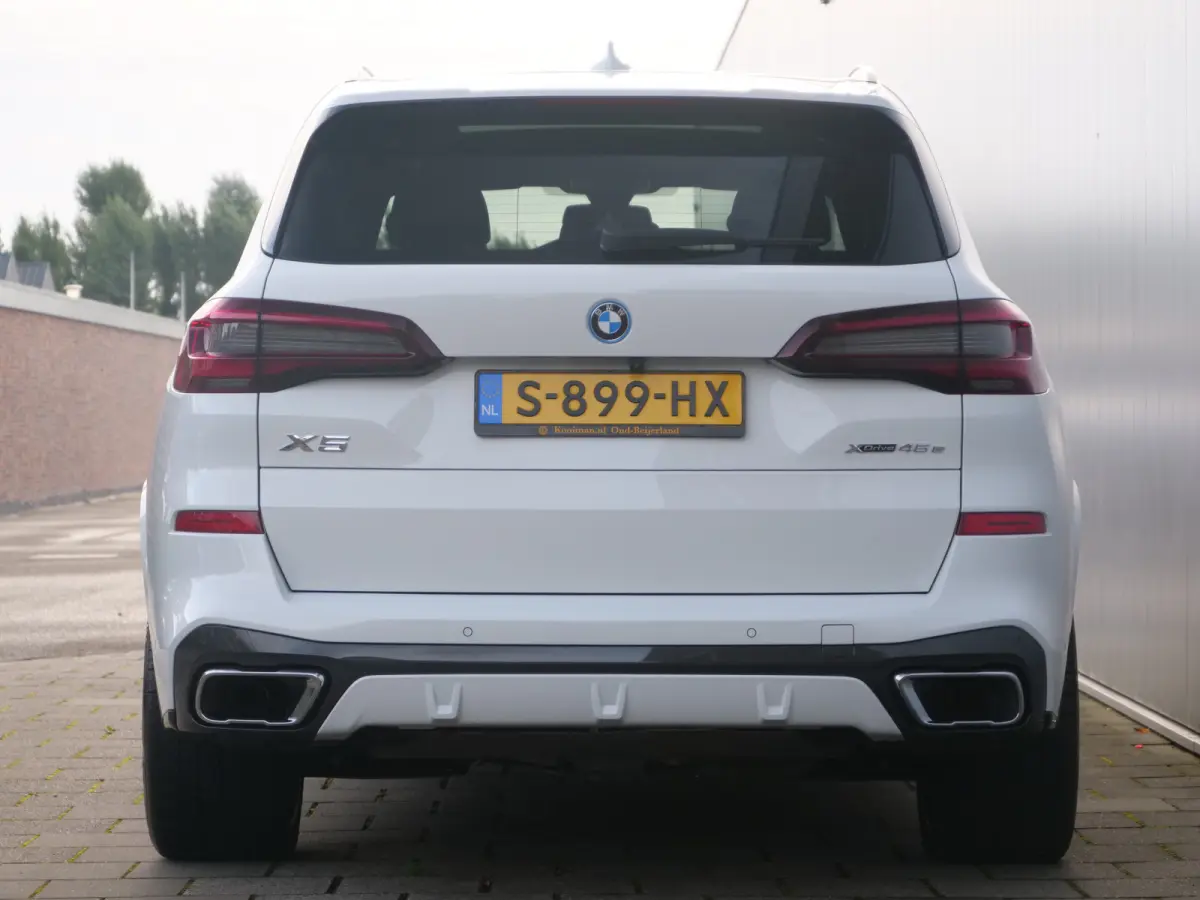 xDrive45e High Executive 394 Pk Automaat Navi / DAB / Apple Carplay / Leer / Trekhaak / Pano-dak