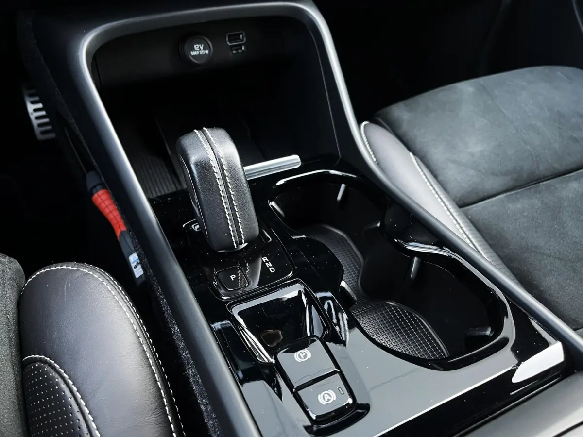 2.0 T4 190pk AUT R-Design | Harman Kardon | Navigatie | Trekhaak
