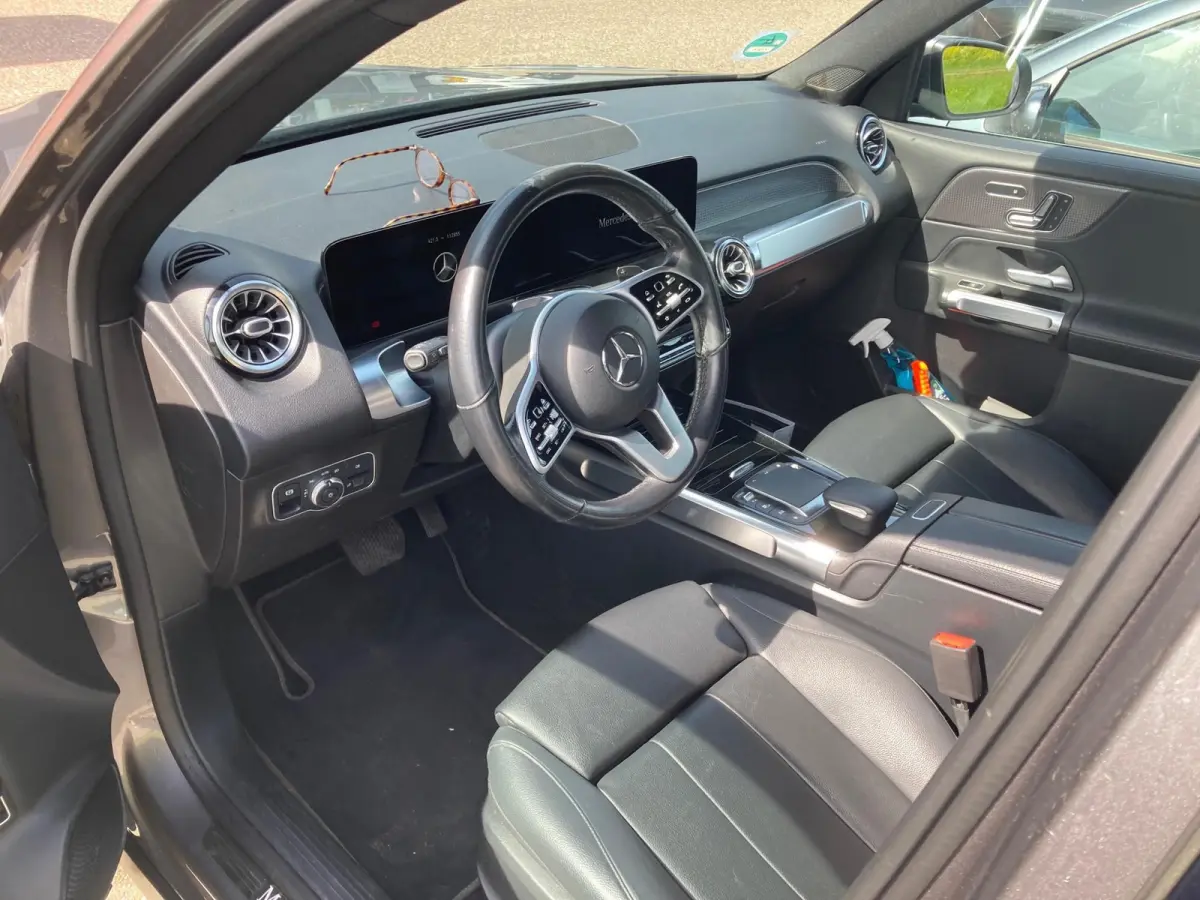 180 Business Solution Luxury 7p. | PANORAMADAK | LEER | STOELVERWARMING | ELEKTRISCHE STOELVERSTELLING MET MEMORY | NAVIGATIE