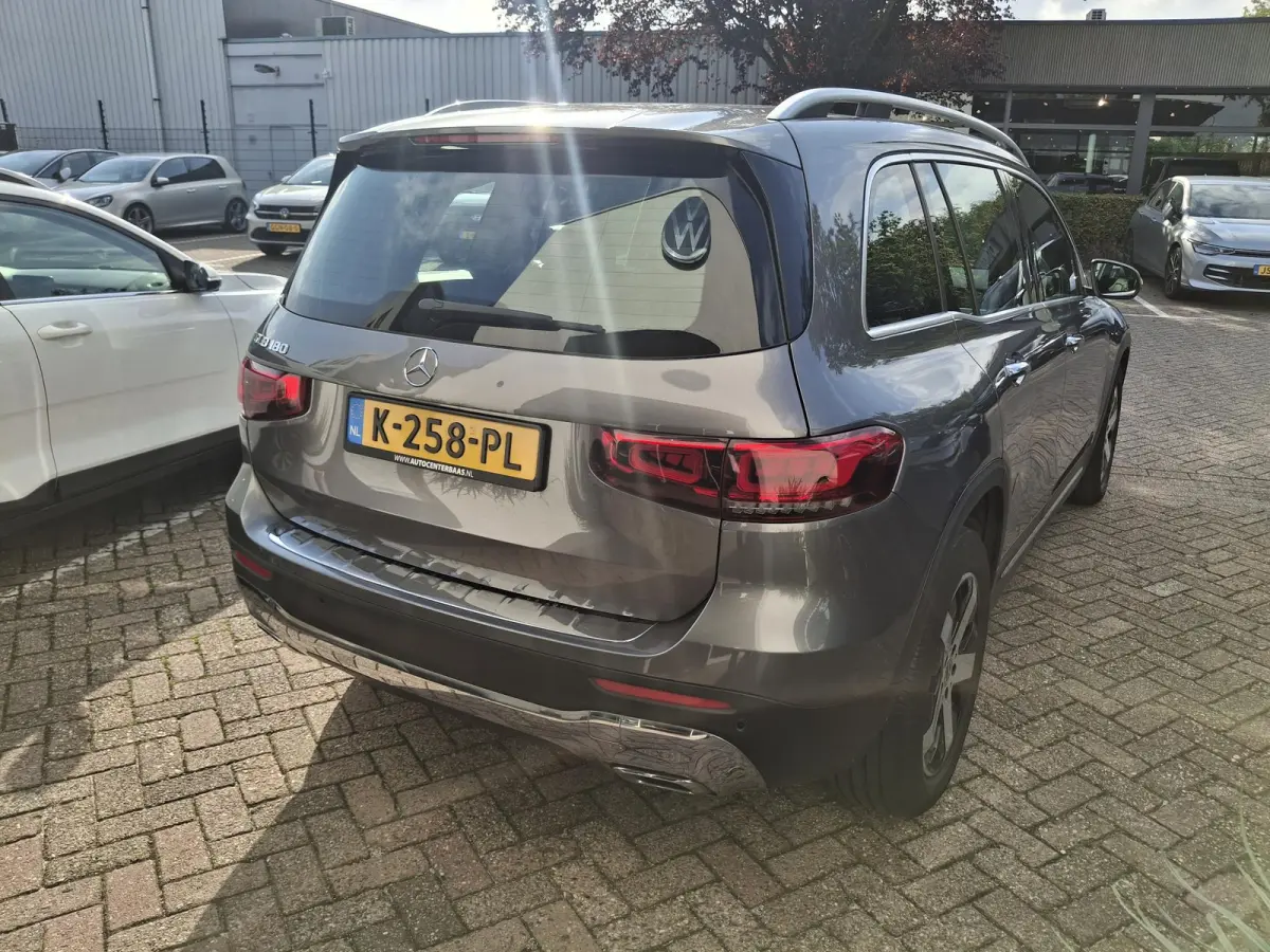 180 Business Solution Luxury 7p. | PANORAMADAK | LEER | STOELVERWARMING | ELEKTRISCHE STOELVERSTELLING MET MEMORY | NAVIGATIE