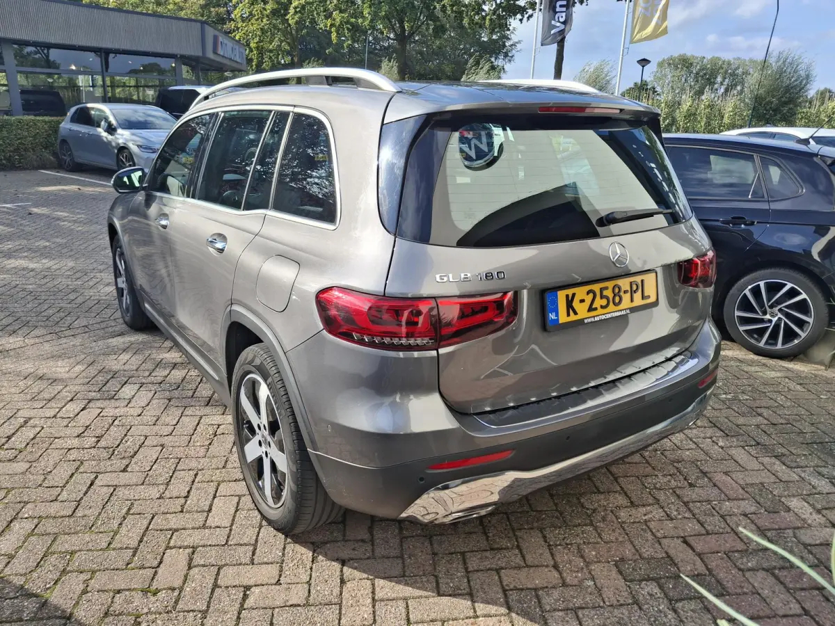 180 Business Solution Luxury 7p. | PANORAMADAK | LEER | STOELVERWARMING | ELEKTRISCHE STOELVERSTELLING MET MEMORY | NAVIGATIE