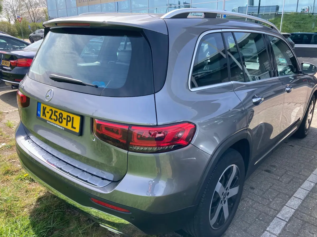 180 Business Solution Luxury 7p. | PANORAMADAK | LEER | STOELVERWARMING | ELEKTRISCHE STOELVERSTELLING MET MEMORY | NAVIGATIE