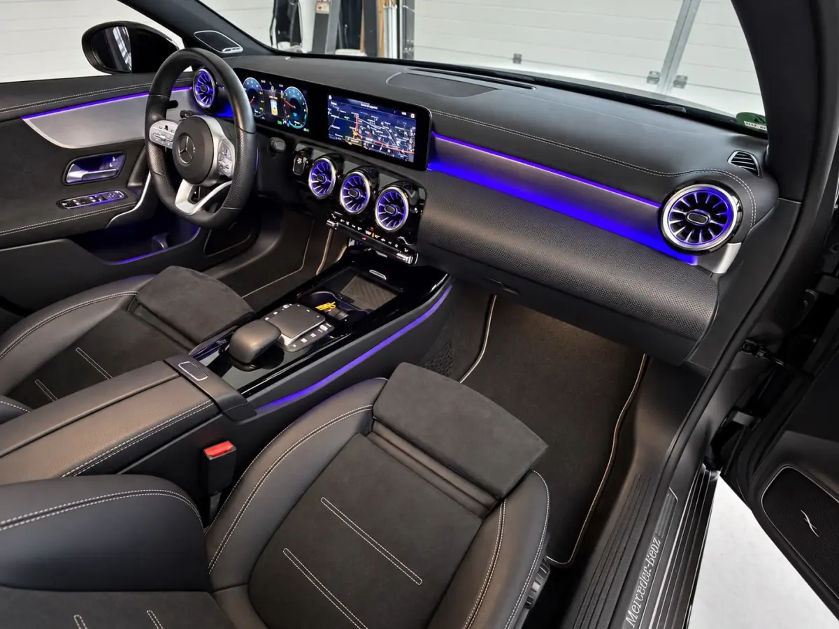250 e AMG Limited|PANORAMADAK|Burmester|Black Edition|MAT GRIJS