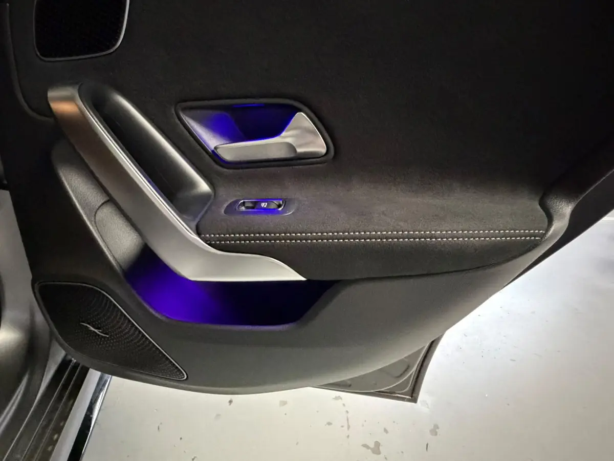 250 e AMG Limited|PANORAMADAK|Burmester|Black Edition|MAT GRIJS