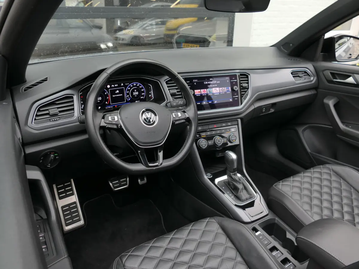 1.5 TSI R-Line | Ruit-leder | BEATS | Apple-/android Carplay | ACC | 19 inch velgen | Stuur-/stoelverwarming | Dodehoek detectie | Keyless | Achteruitrijcamera | Draadloze telefoonlader