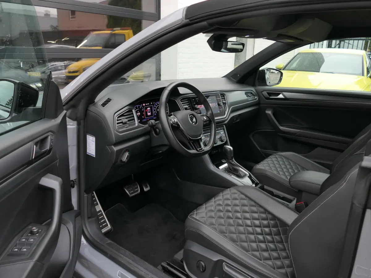 1.5 TSI R-Line | Ruit-leder | BEATS | Apple-/android Carplay | ACC | 19 inch velgen | Stuur-/stoelverwarming | Dodehoek detectie | Keyless | Achteruitrijcamera | Draadloze telefoonlader