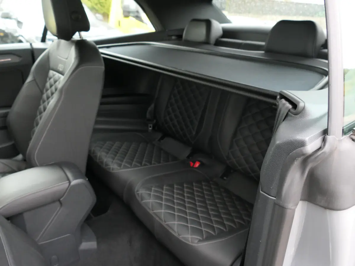 1.5 TSI R-Line | Ruit-leder | BEATS | Apple-/android Carplay | ACC | 19 inch velgen | Stuur-/stoelverwarming | Dodehoek detectie | Keyless | Achteruitrijcamera | Draadloze telefoonlader