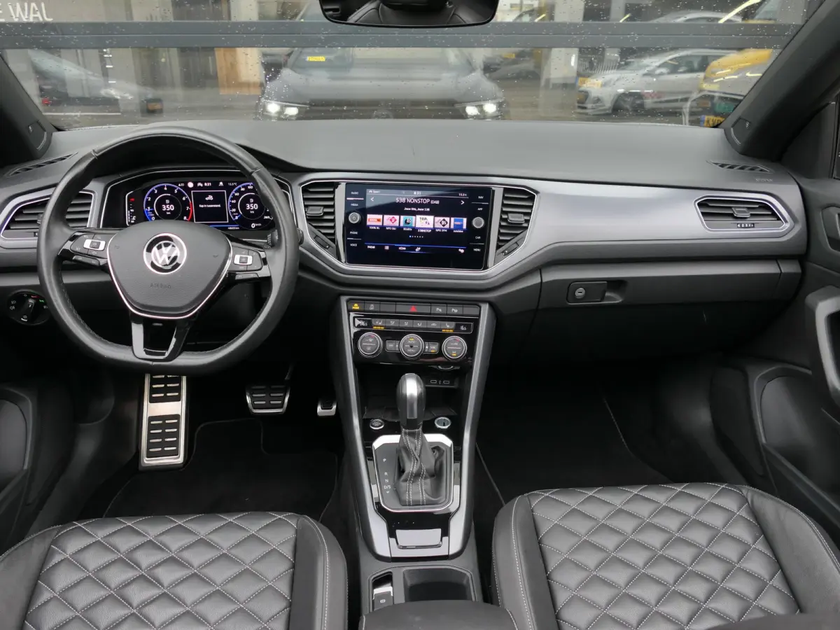 1.5 TSI R-Line | Ruit-leder | BEATS | Apple-/android Carplay | ACC | 19 inch velgen | Stuur-/stoelverwarming | Dodehoek detectie | Keyless | Achteruitrijcamera | Draadloze telefoonlader