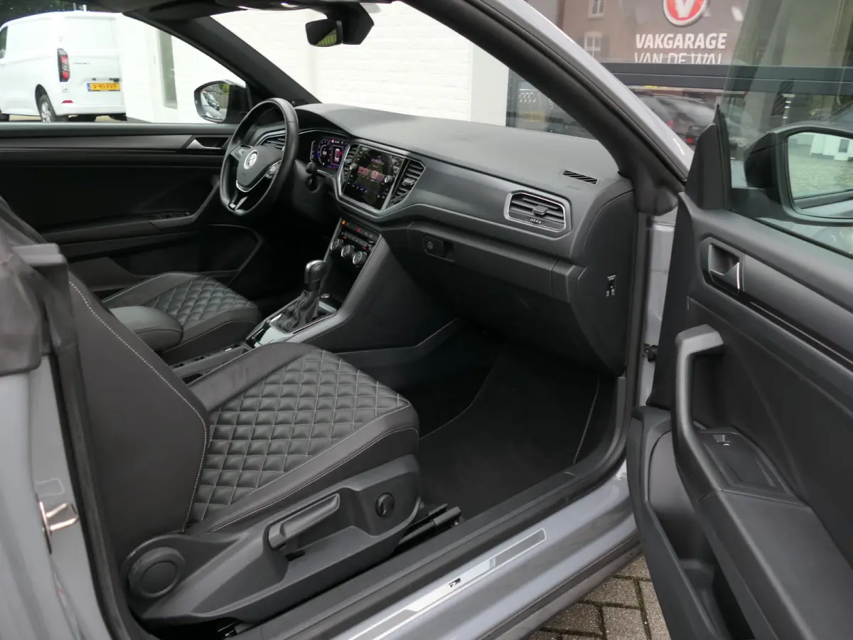 1.5 TSI R-Line | Ruit-leder | BEATS | Apple-/android Carplay | ACC | 19 inch velgen | Stuur-/stoelverwarming | Dodehoek detectie | Keyless | Achteruitrijcamera | Draadloze telefoonlader