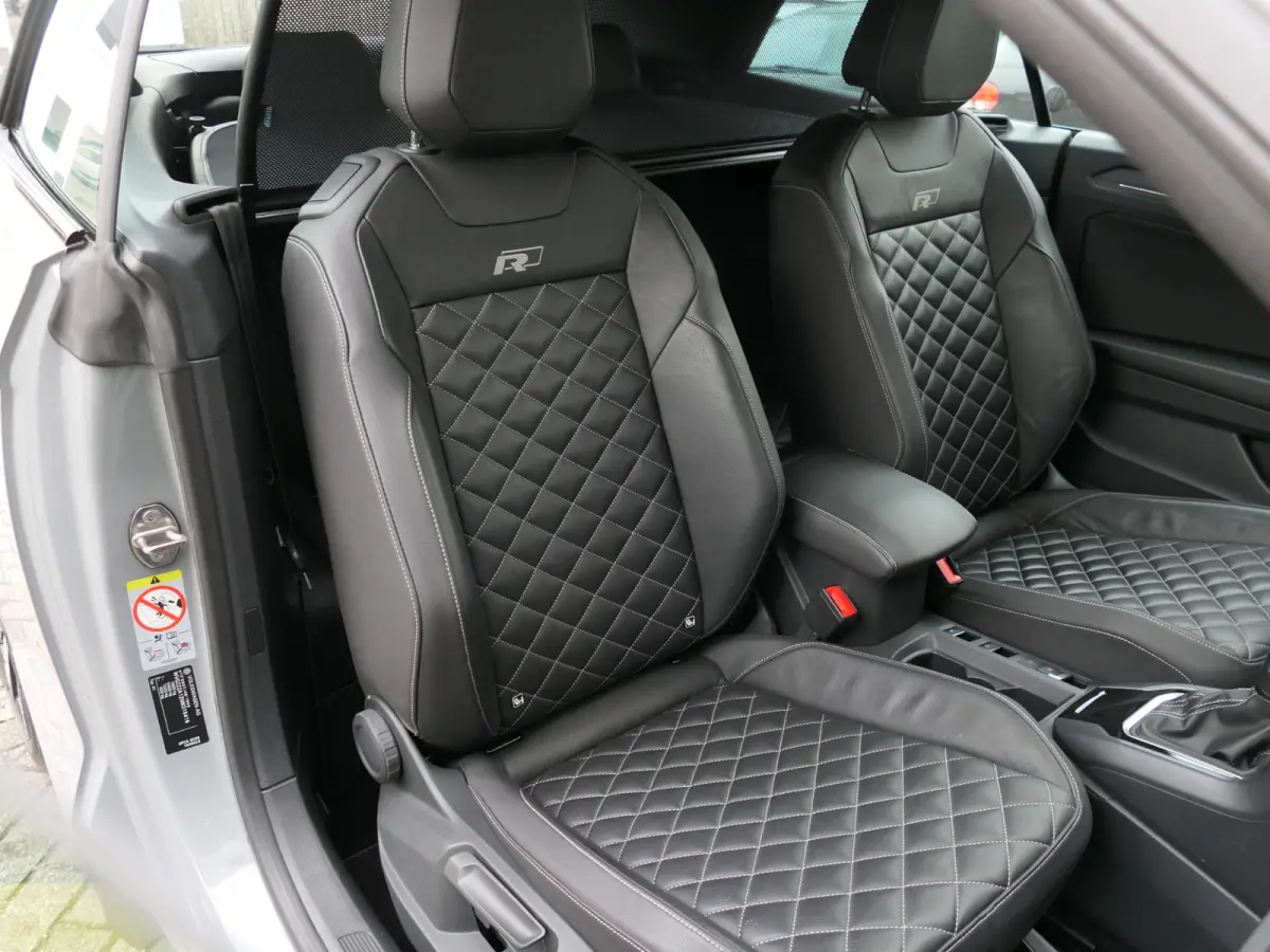 1.5 TSI R-Line | Ruit-leder | BEATS | Apple-/android Carplay | ACC | 19 inch velgen | Stuur-/stoelverwarming | Dodehoek detectie | Keyless | Achteruitrijcamera | Draadloze telefoonlader