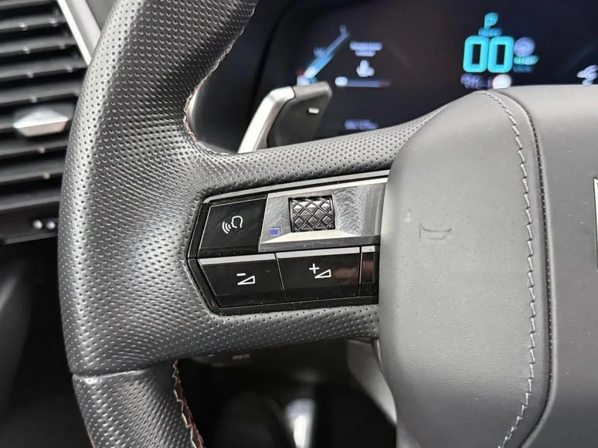 E-Tense Performance Line+ Adap.Cruise/LED/Trekhaak /Navi/Cam/Alcantara