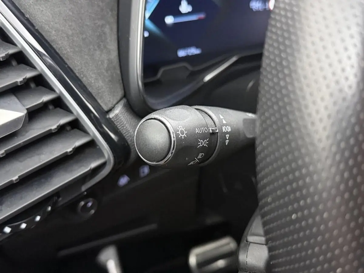 E-Tense Performance Line+ Adap.Cruise/LED/Trekhaak /Navi/Cam/Alcantara