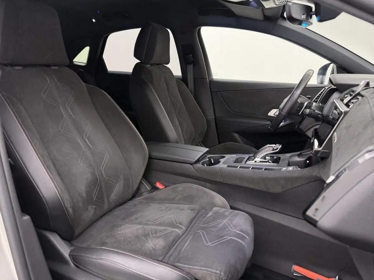 E-Tense Performance Line+ Adap.Cruise/LED/Trekhaak /Navi/Cam/Alcantara