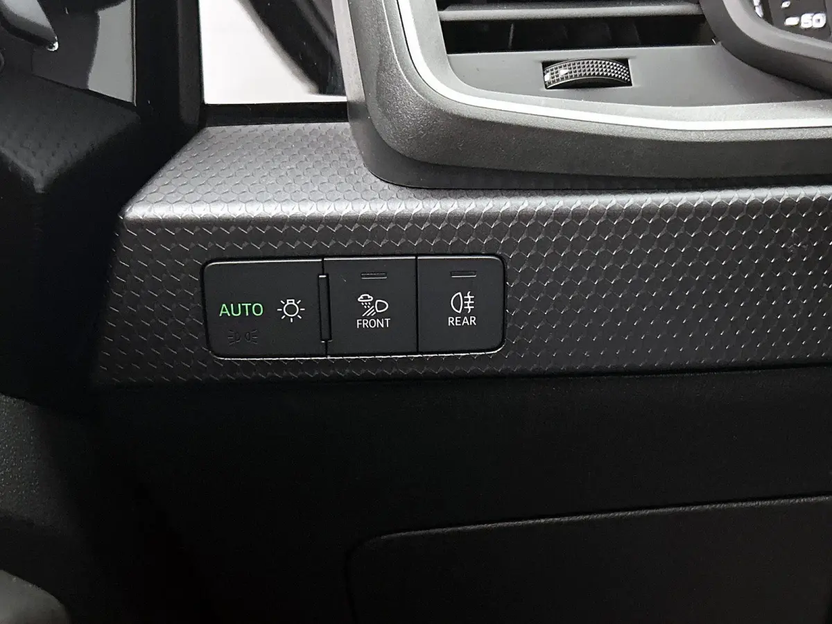 25 TFSI Advanced edition 95 PK | Automaat | Camera | Stoelverwarming | Climate Control | Lichtmetalen velgen | Cruise Control | Dodehoek detectie |