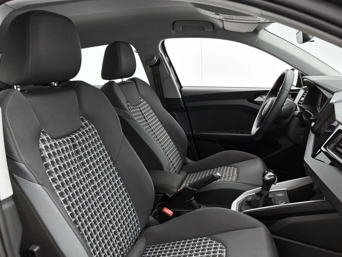 25 TFSI Advanced edition 95 PK | Automaat | Camera | Stoelverwarming | Climate Control | Lichtmetalen velgen | Cruise Control | Dodehoek detectie |