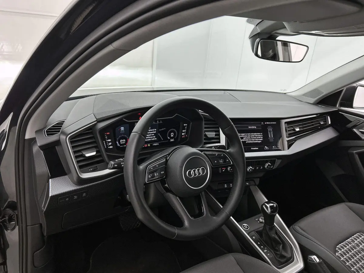25 TFSI Advanced edition 95 PK | Automaat | Camera | Stoelverwarming | Climate Control | Lichtmetalen velgen | Cruise Control | Dodehoek detectie |