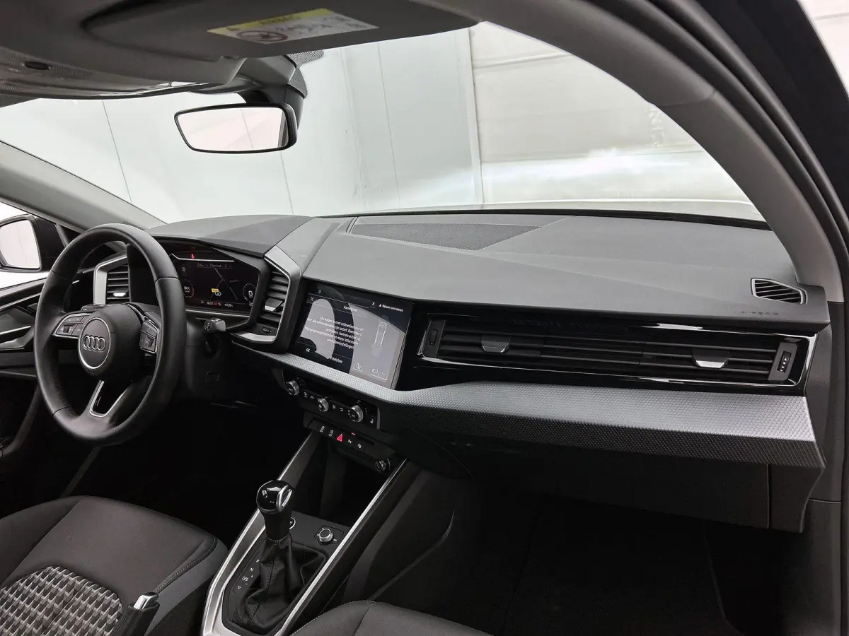 25 TFSI Advanced edition 95 PK | Automaat | Camera | Stoelverwarming | Climate Control | Lichtmetalen velgen | Cruise Control | Dodehoek detectie |