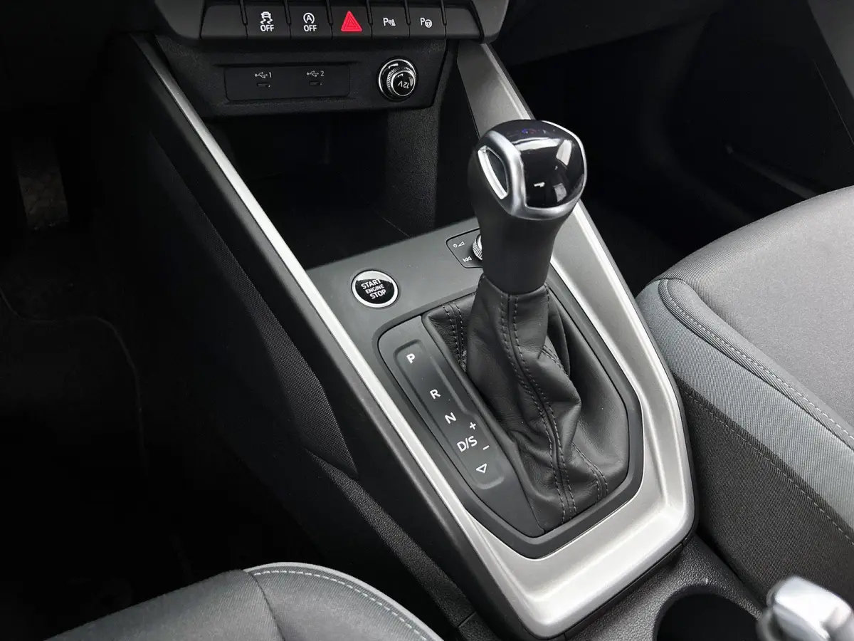 25 TFSI Advanced edition 95 PK | Automaat | Camera | Stoelverwarming | Climate Control | Lichtmetalen velgen | Cruise Control | Dodehoek detectie |