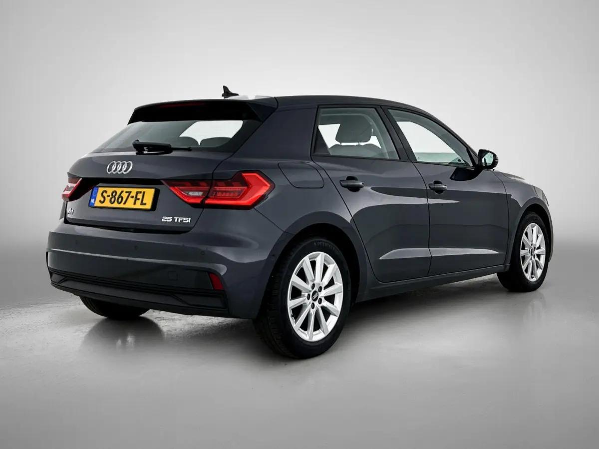 25 TFSI Advanced edition 95 PK | Automaat | Camera | Stoelverwarming | Climate Control | Lichtmetalen velgen | Cruise Control | Dodehoek detectie |