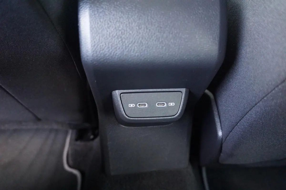 1.0 TSI 95pk Life | Apple Carplay & Android Auto | Airco | Adaptive Cruise