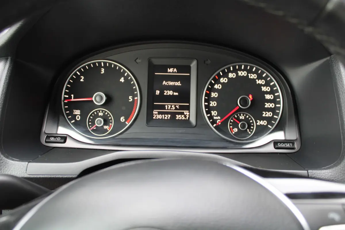 2.0 TDI 180PK L1H1 Exclusive Edition|XENON|NAVI|ACC|RUITVERWARMING|VOLL