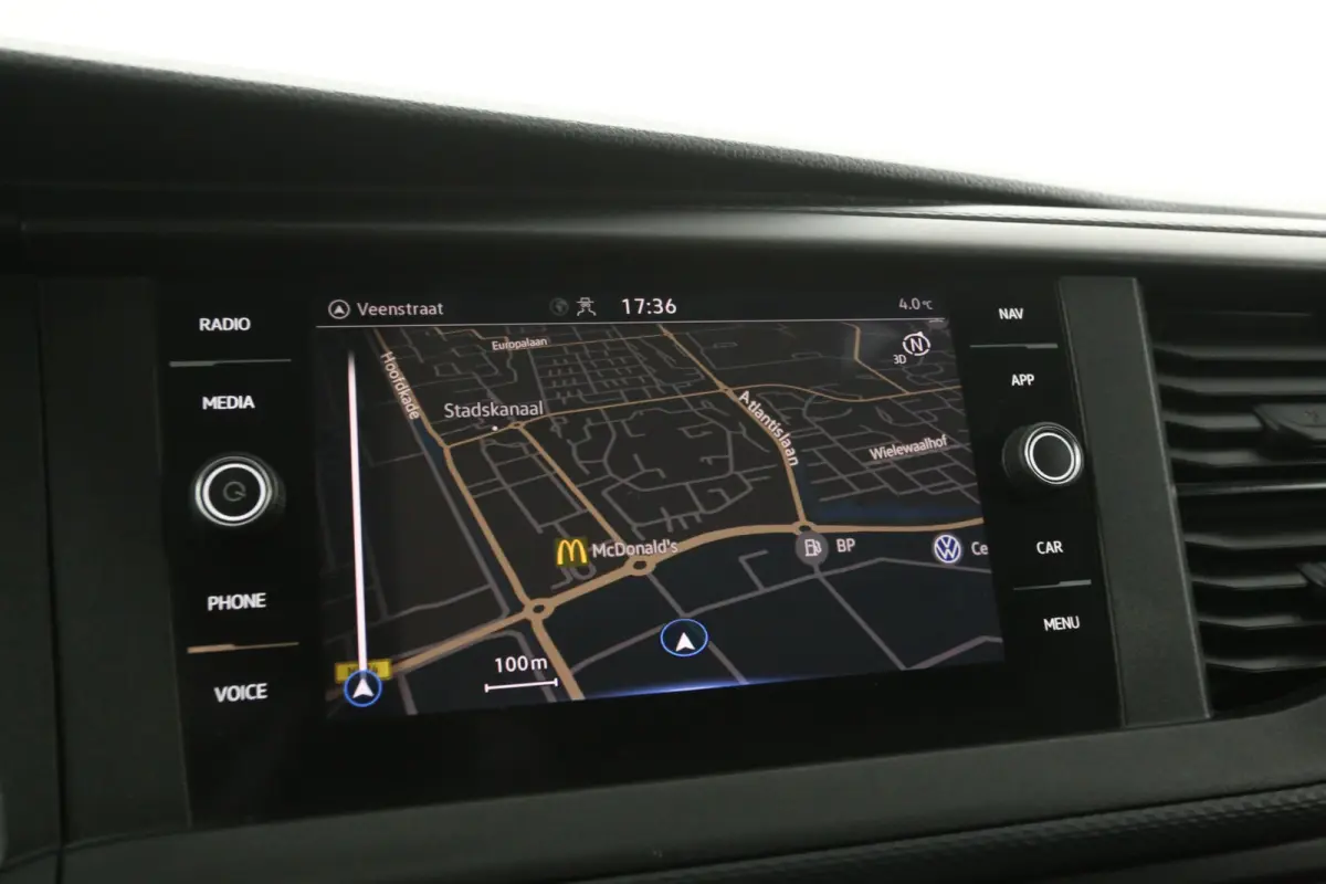2.0 TDI 150PK L1H1 | Aut. | Airco | Cruise | 3 Zits | Carplay | Navi | Stoelverw. | Trekhaak