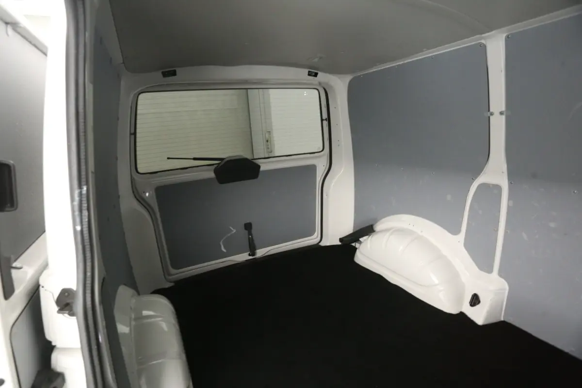 2.0 TDI 150PK L1H1 | Aut. | Airco | Cruise | 3 Zits | Carplay | Navi | Stoelverw. | Trekhaak