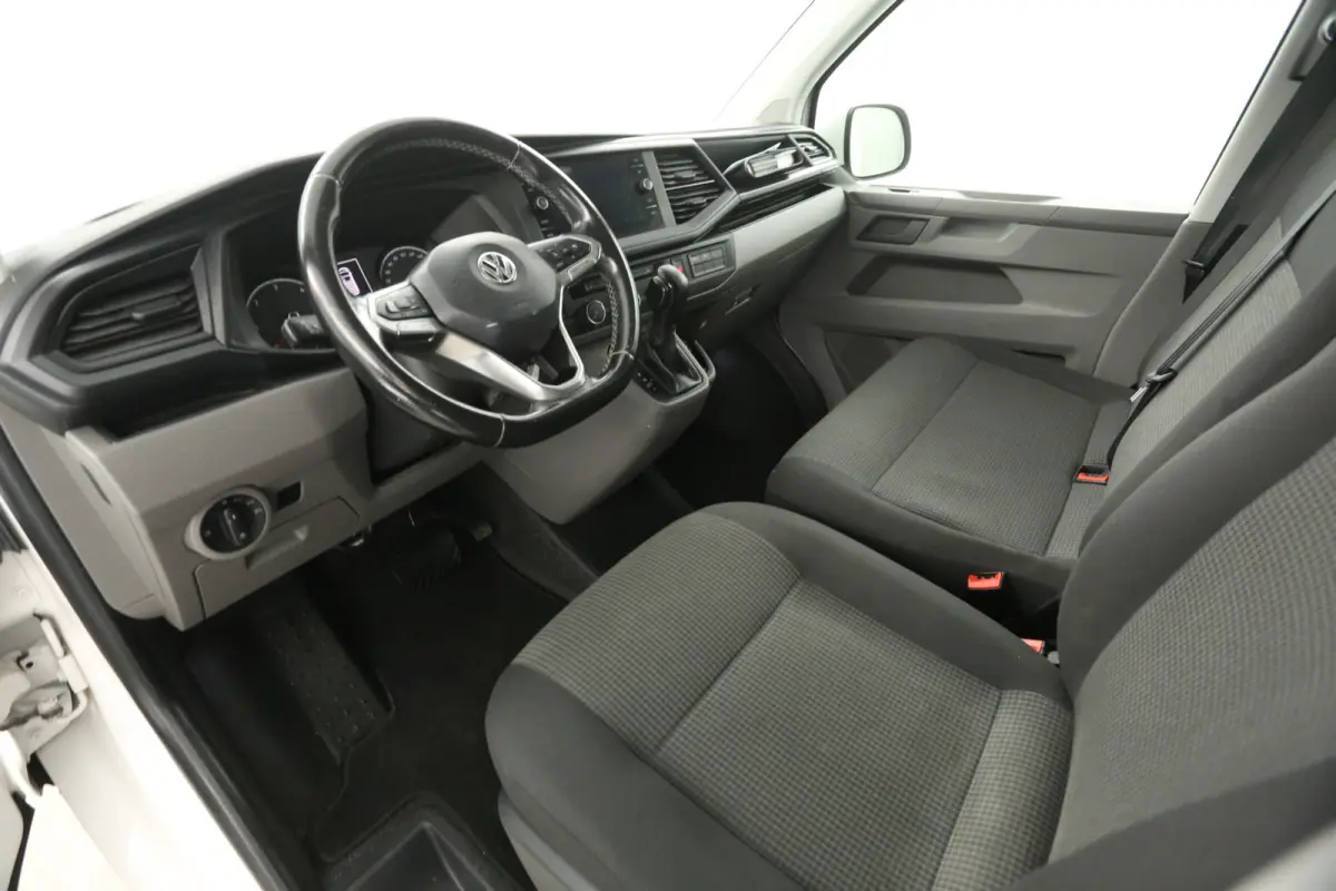 2.0 TDI 150PK L1H1 | Aut. | Airco | Cruise | 3 Zits | Carplay | Navi | Stoelverw. | Trekhaak