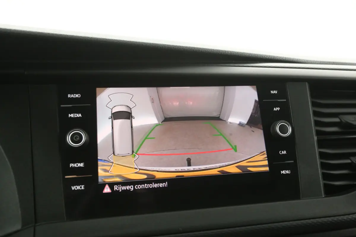 2.0 TDI 150PK L1H1 | Aut. | Airco | Cruise | 3 Zits | Carplay | Navi | Stoelverw. | Trekhaak