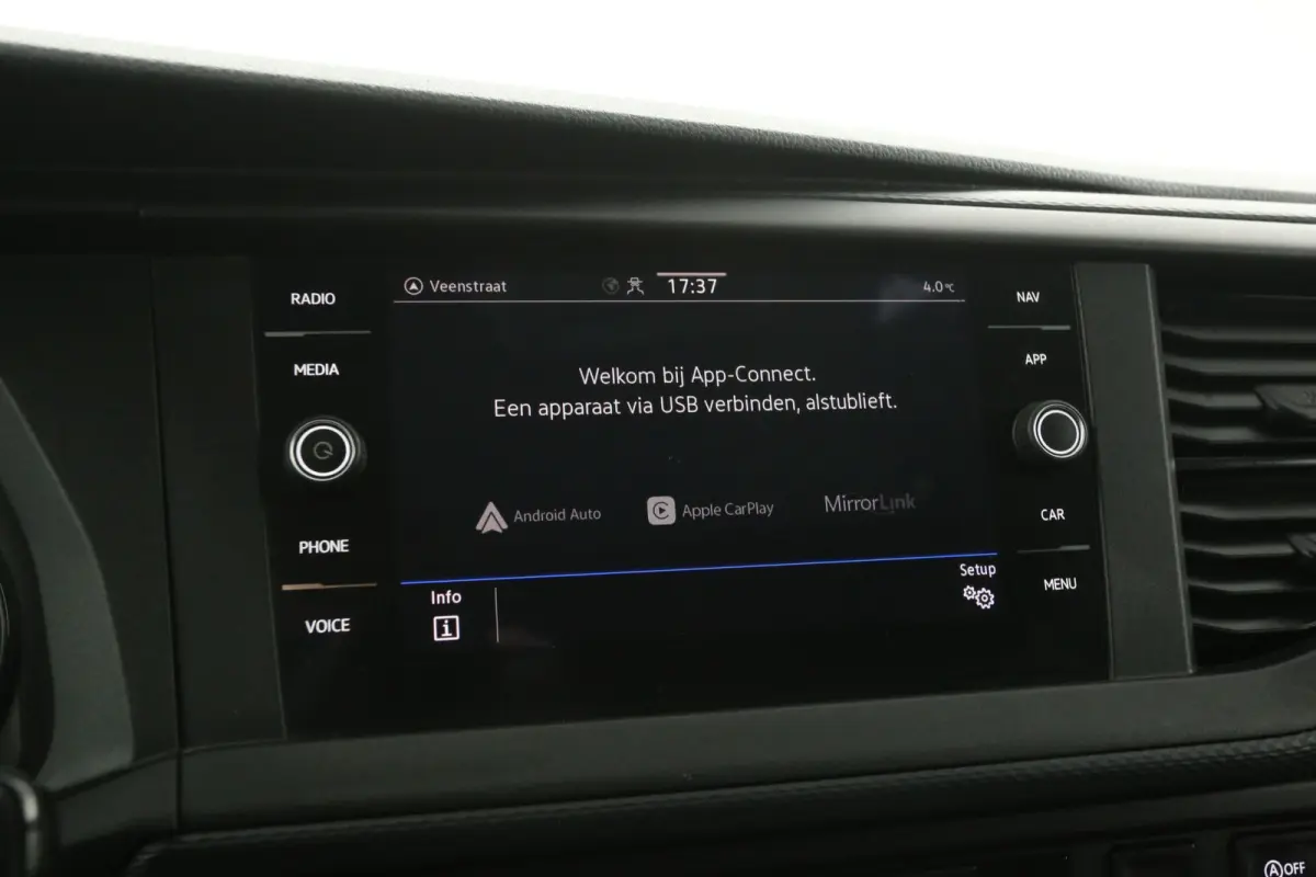 2.0 TDI 150PK L1H1 | Aut. | Airco | Cruise | 3 Zits | Carplay | Navi | Stoelverw. | Trekhaak