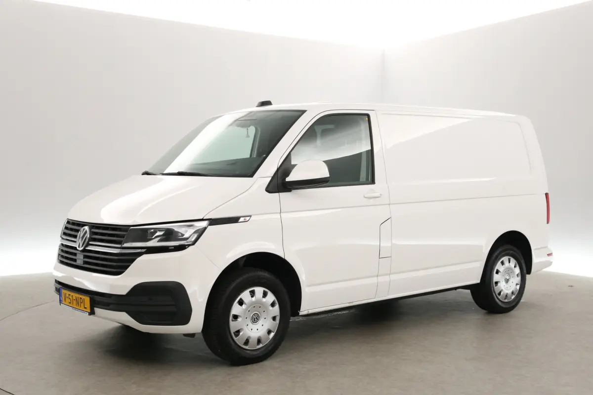 2.0 TDI 150PK L1H1 | Aut. | Airco | Cruise | 3 Zits | Carplay | Navi | Stoelverw. | Trekhaak